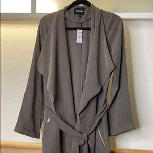 Lightweight trench coat